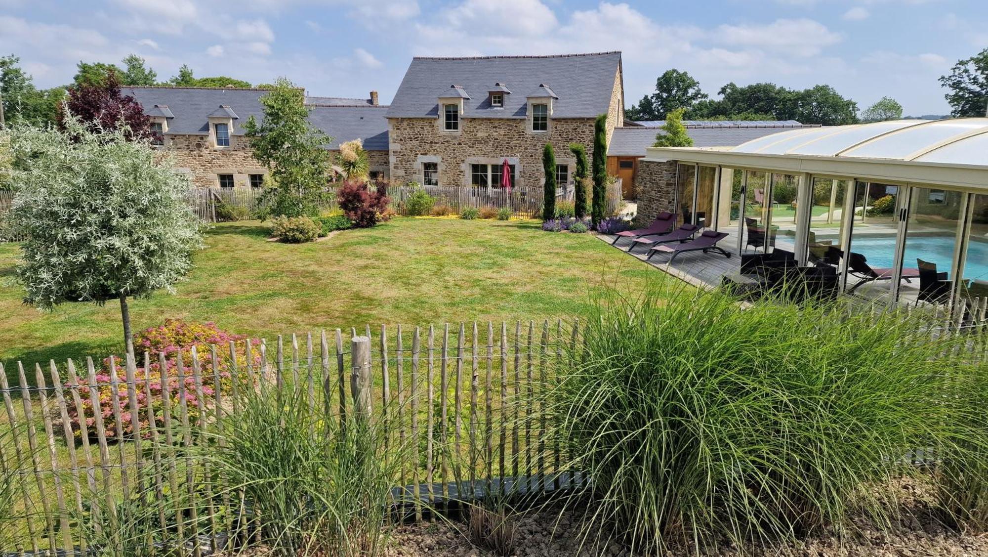 Les Gites Du Haut Pin Calorguen Buitenkant foto